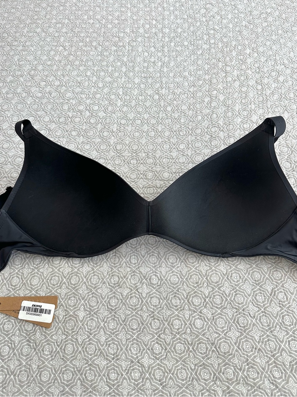 NEW! Skims Wireless Push Up Bra in Onyx Black Size 34H - Picture 4 of 9